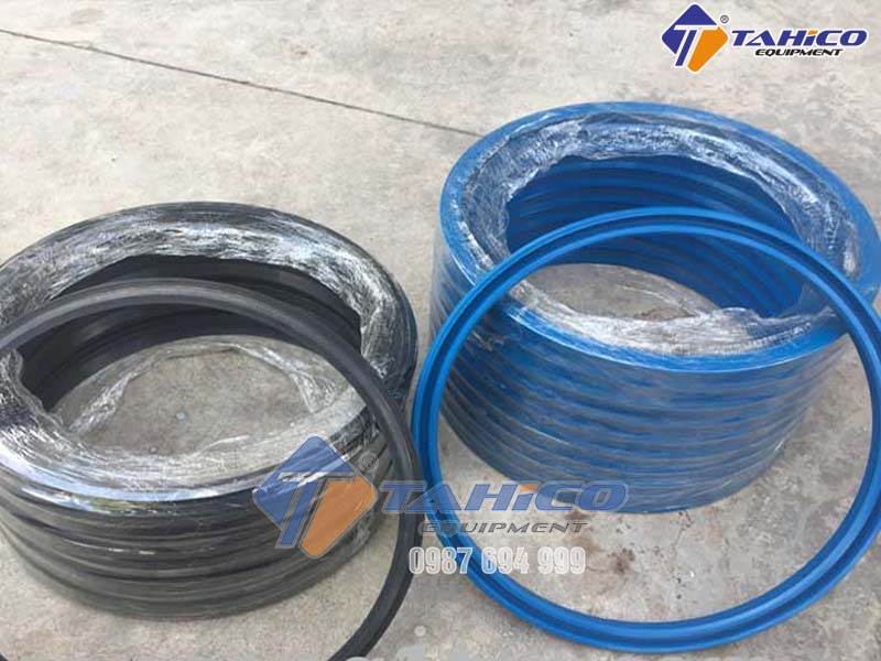 Phốt cầu nâng rửa xe ô tô một trụ Việt Nam