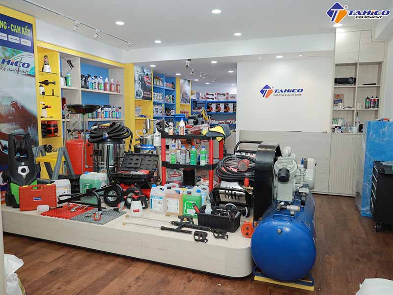 Đơn vị cung cấp bàn nâng xe máy thủy lực âm nền