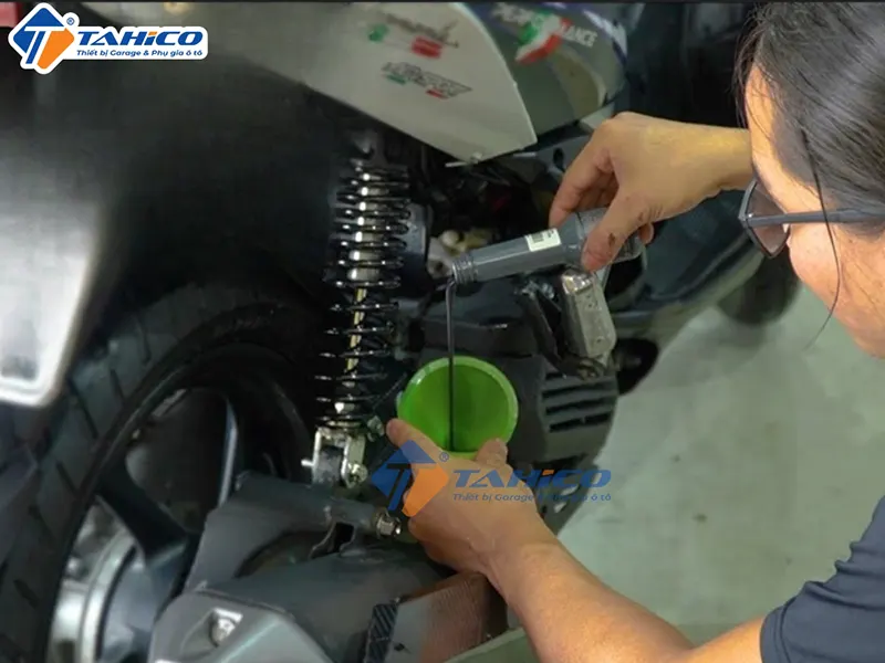 Phụ Gia Nhớt Xe Máy Mos2 Senfineco Molibden Mos2 9928 60ml
