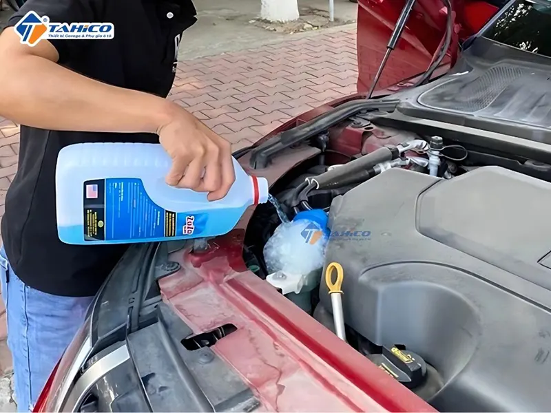 Tẩy ố kính Zozo Wax Glass Cleaner 2 lít