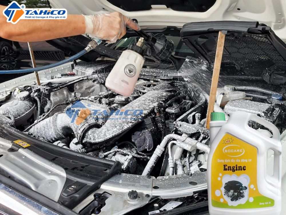 Vệ sinh khoang máy động cơ Socare Engine 5 lít